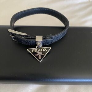 Leather brand bracelet